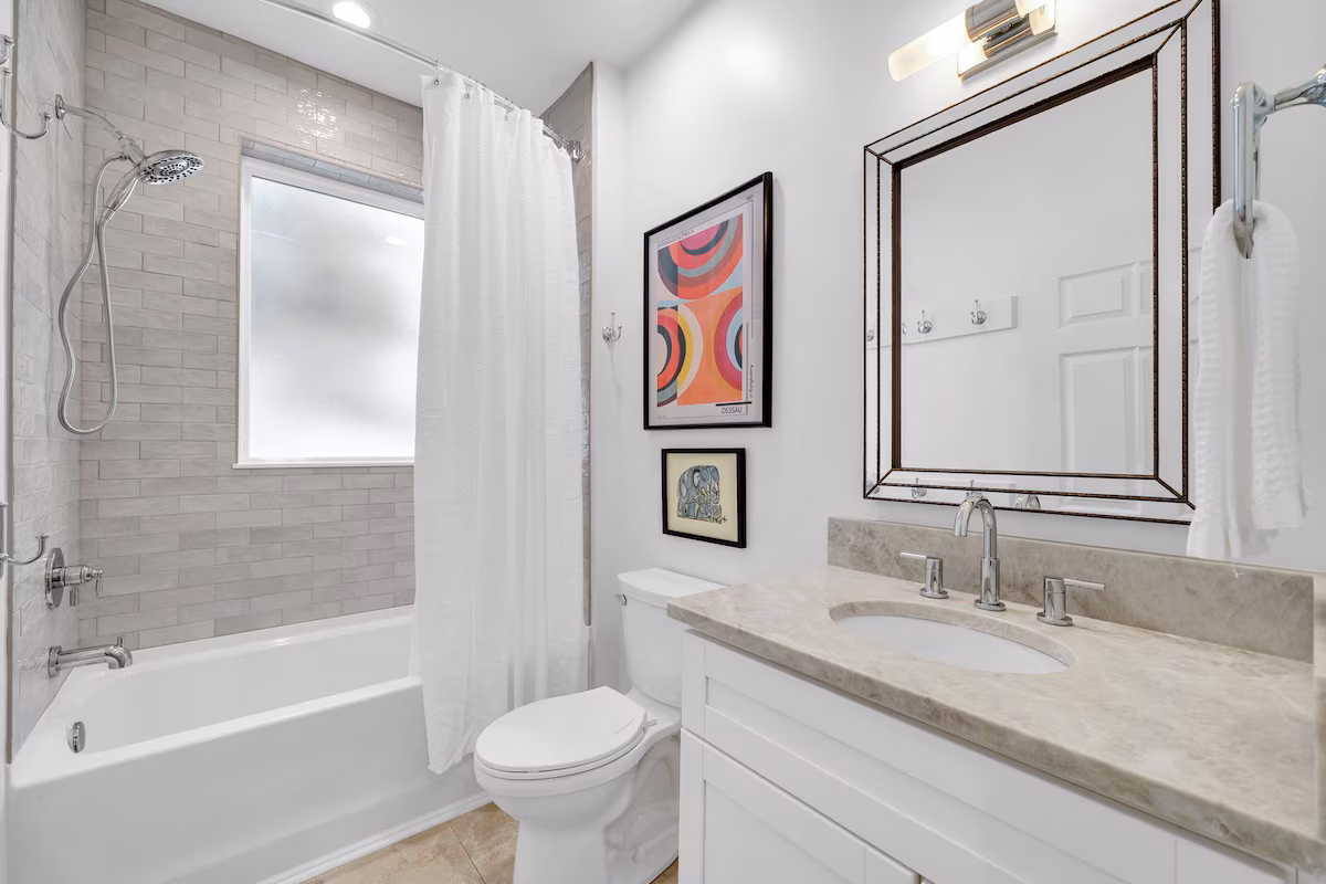 Guest Hall Bathroom 1st Level--Tub/Shower Combination
